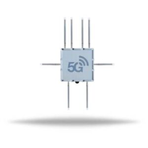 5G chip with protruding antennae